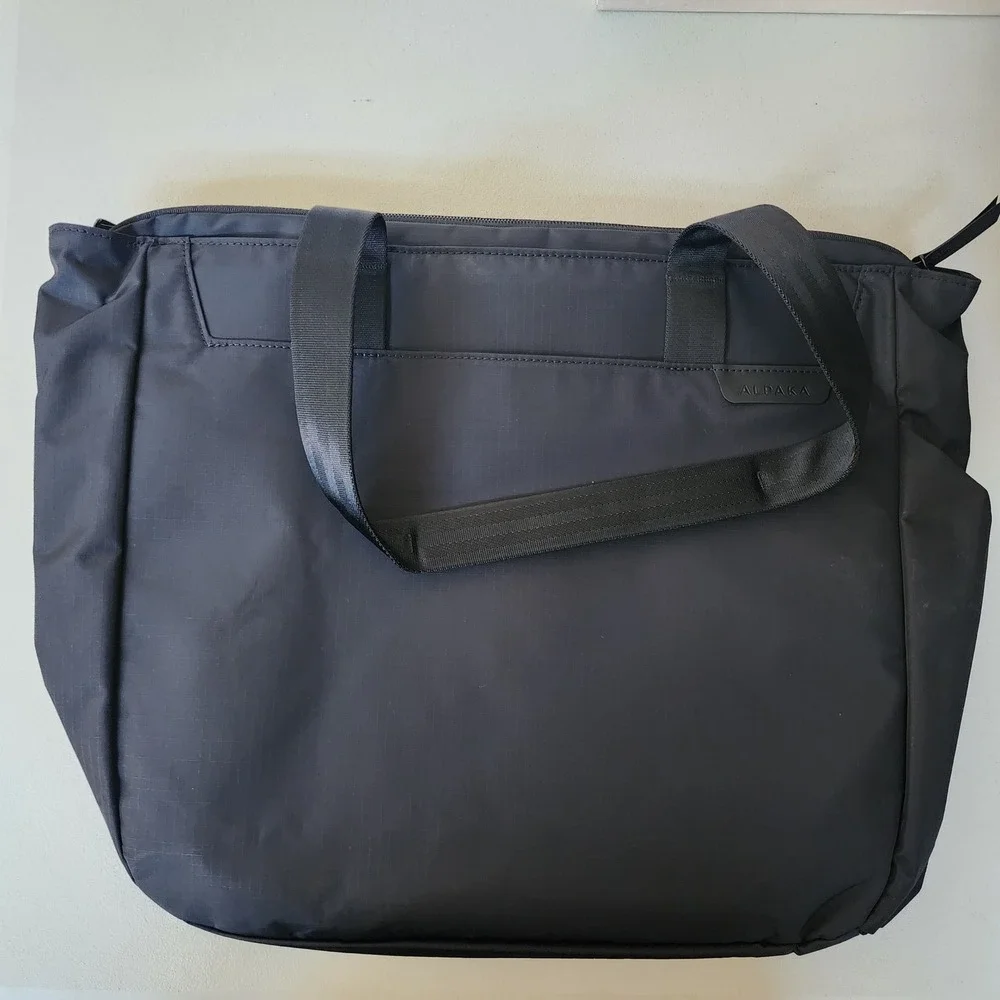 ALPAKA Metro Tote Black Axoflux 210D Recycled 14L Laptop Bag AA010500118 - Picture 9 of 12